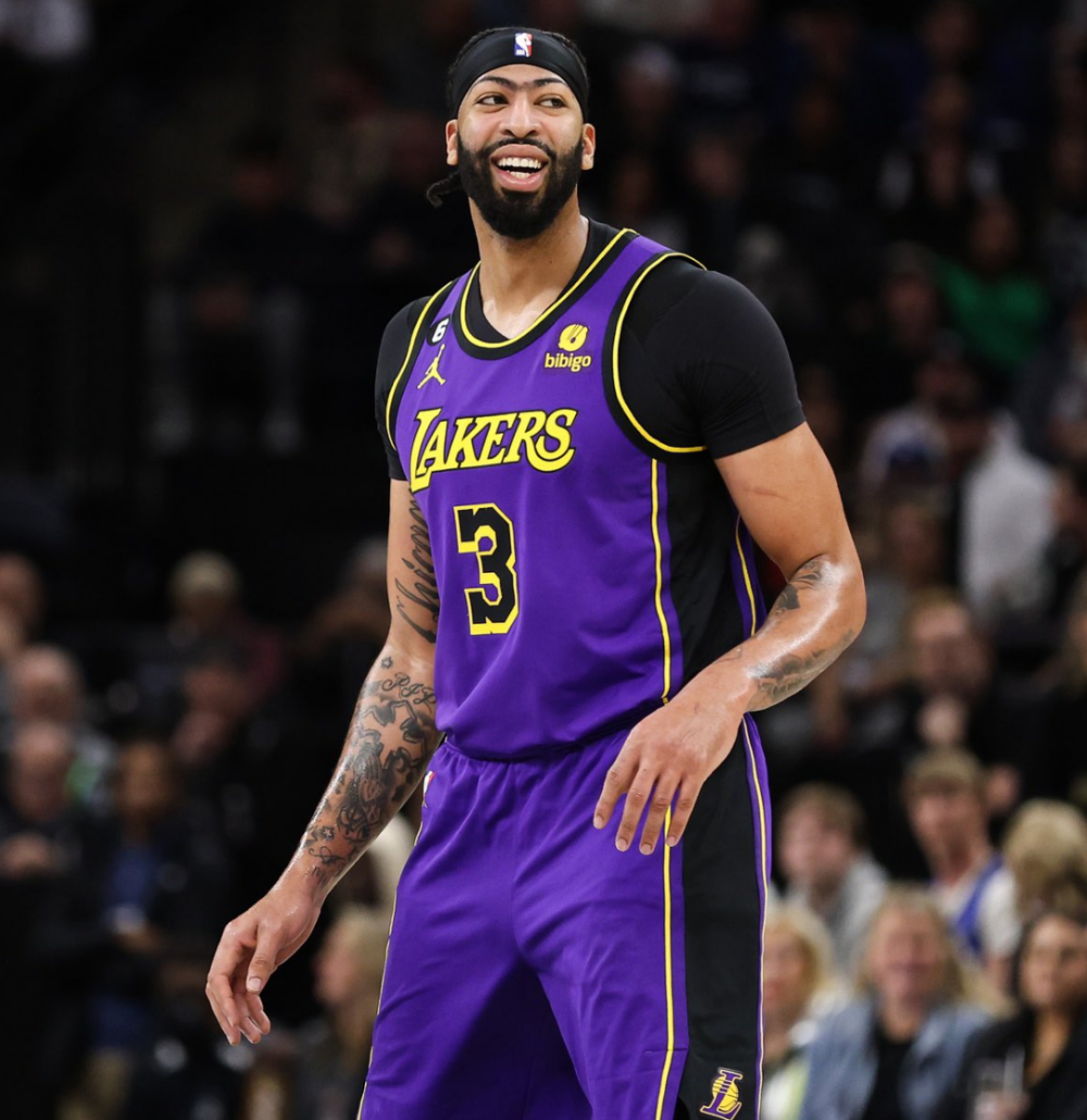 欧篮联赛前走向成谜；里尔篮板制胜；更衣室稳定；临场指挥获称赞(拉文扣篮大赛完整版)